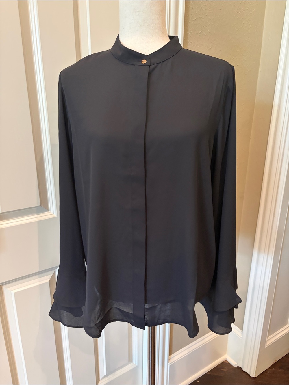NWT Ann Taylor Ruffle Bell Sleeve Blouse Black M